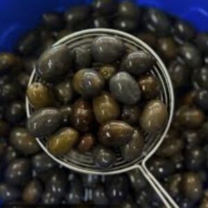 Aceituna verde con cuesco (azapa)1 KILO